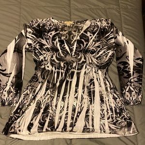 ✨Clearance✨ Soft, velvety patterned tunic